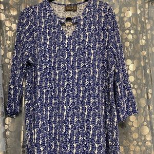 Chicos Travellers top with Blue Pineapple print Size 2
